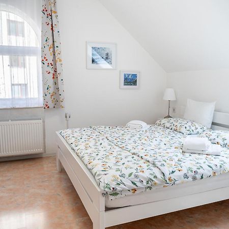 Rooms Mocilnik Бегунье-на-Гореньскем Экстерьер фото