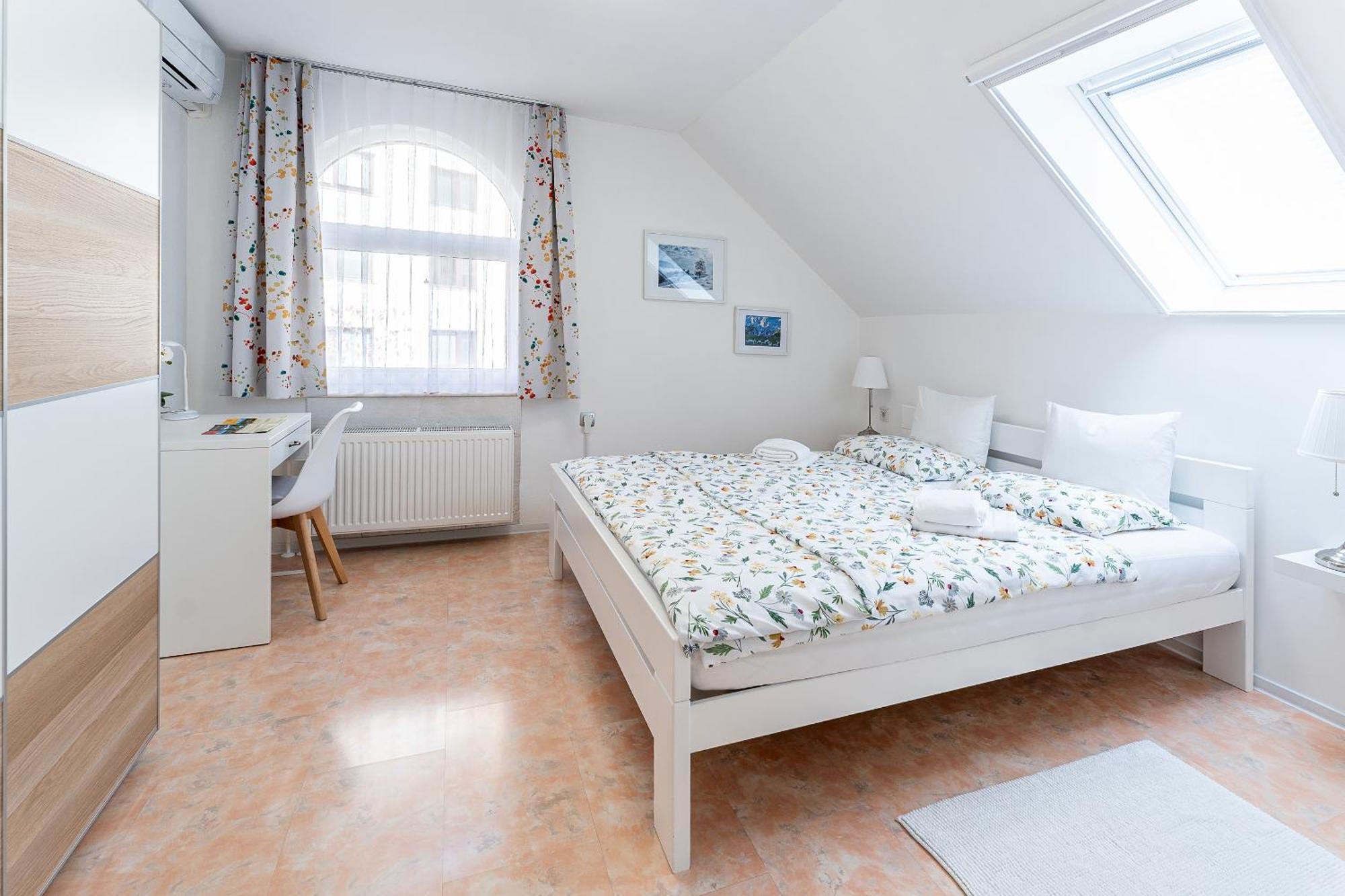 Rooms Mocilnik Бегунье-на-Гореньскем Экстерьер фото