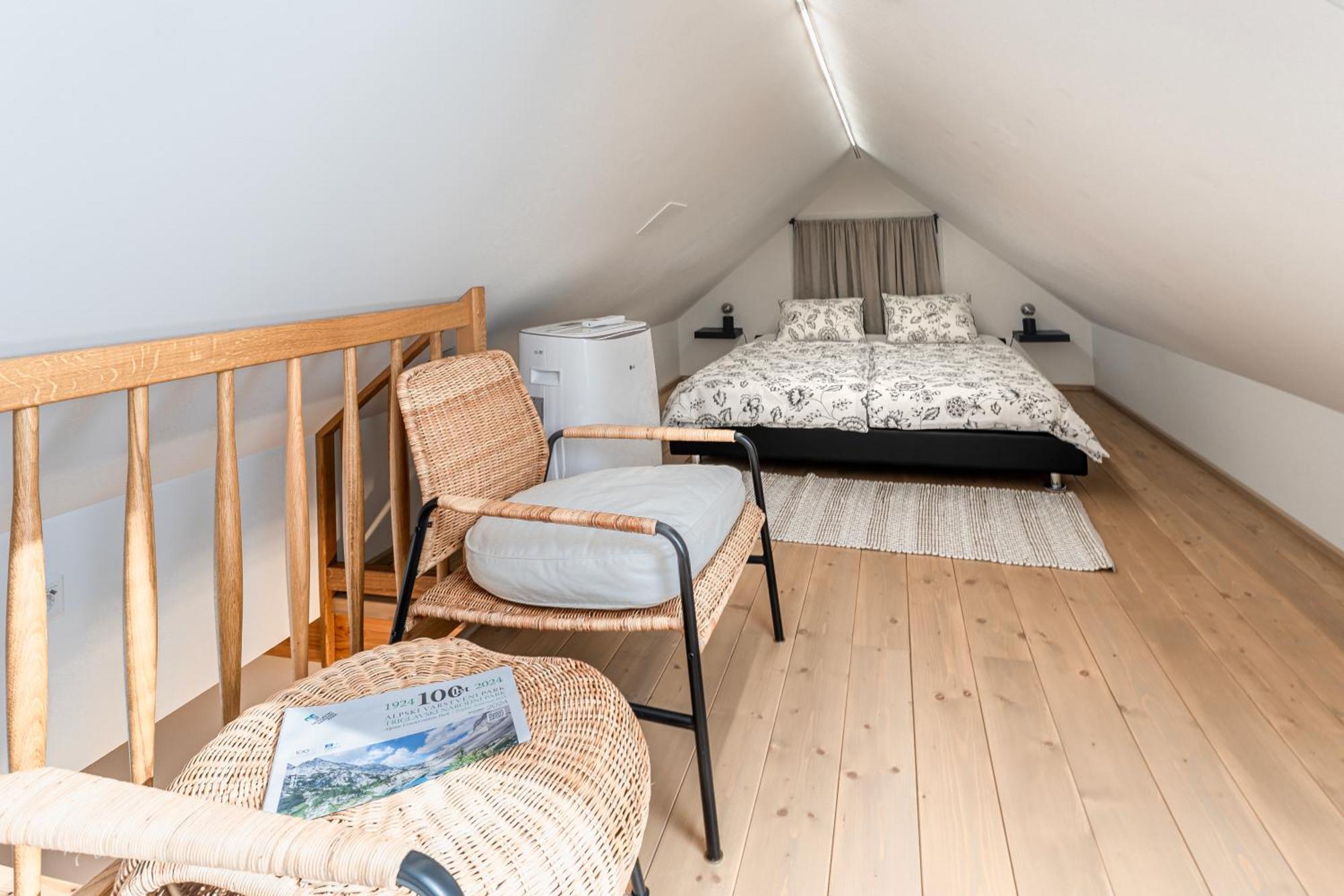Rooms Mocilnik Бегунье-на-Гореньскем Экстерьер фото